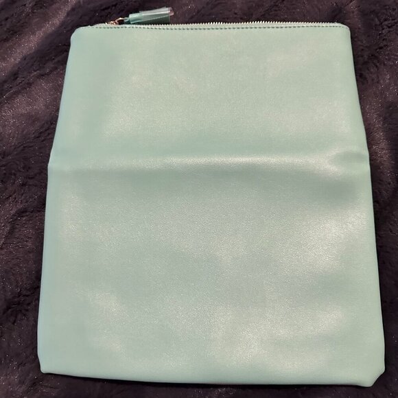 Fold Over Cluth - Picture 3 of 4